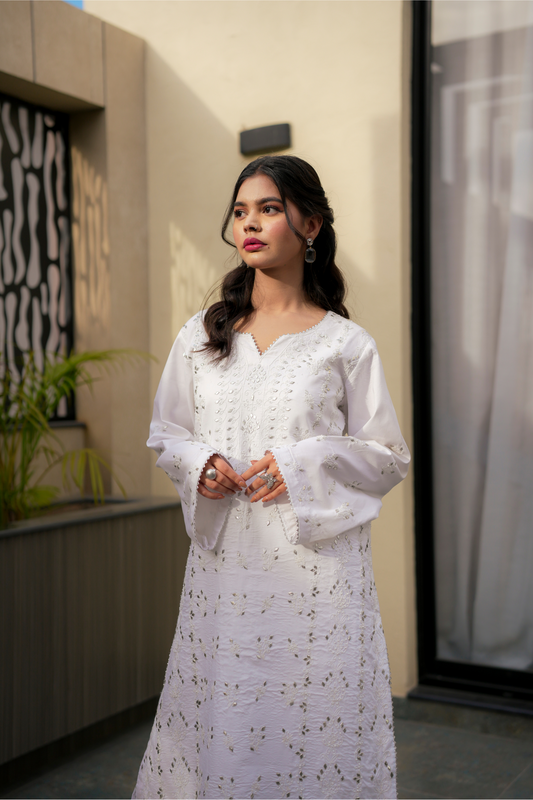 Safaid Posh - Hand-Embroidered Lawn 2pc
